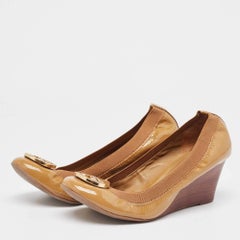 Tory Burch Beige Patent Leather CarolineWedge Pumps Size 39