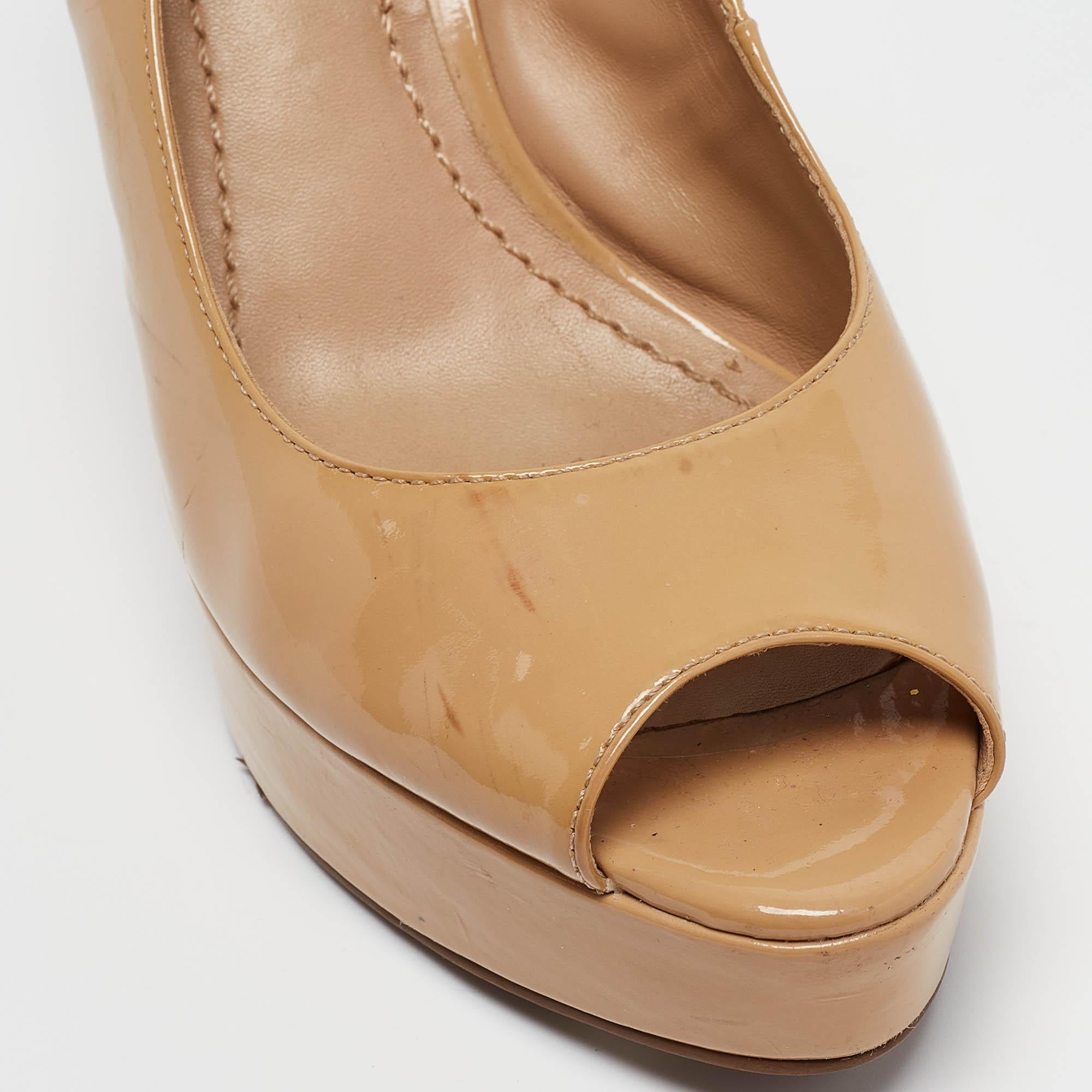 Tory Burch Beige Patent Leather Slingback Wedge Sandals Size 38.5 For Sale 3