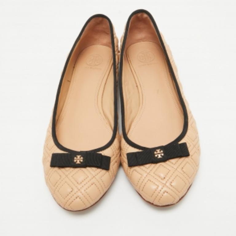 Tory Burch - Ballerines Marion en cuir matelassé beige, taille 39,5 en vente 1