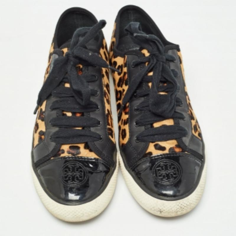 Tory Burch - Sneakers basse in pelle e pelo di vitello con stampa animale nera - misura 40,5 in vendita 1