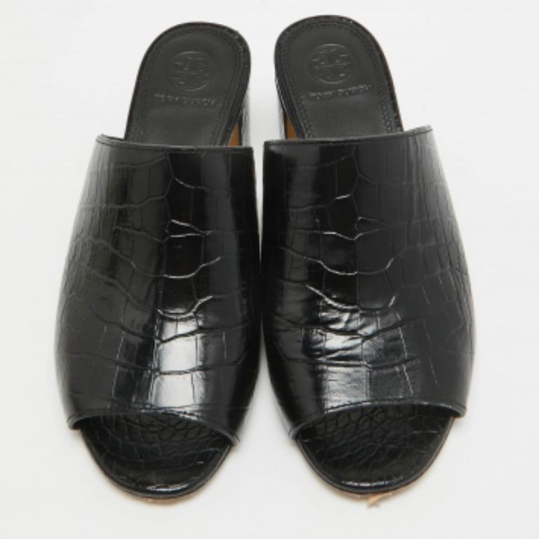 Tory Burch Mules en cuir noir gaufré Taille 36.5 en vente 2