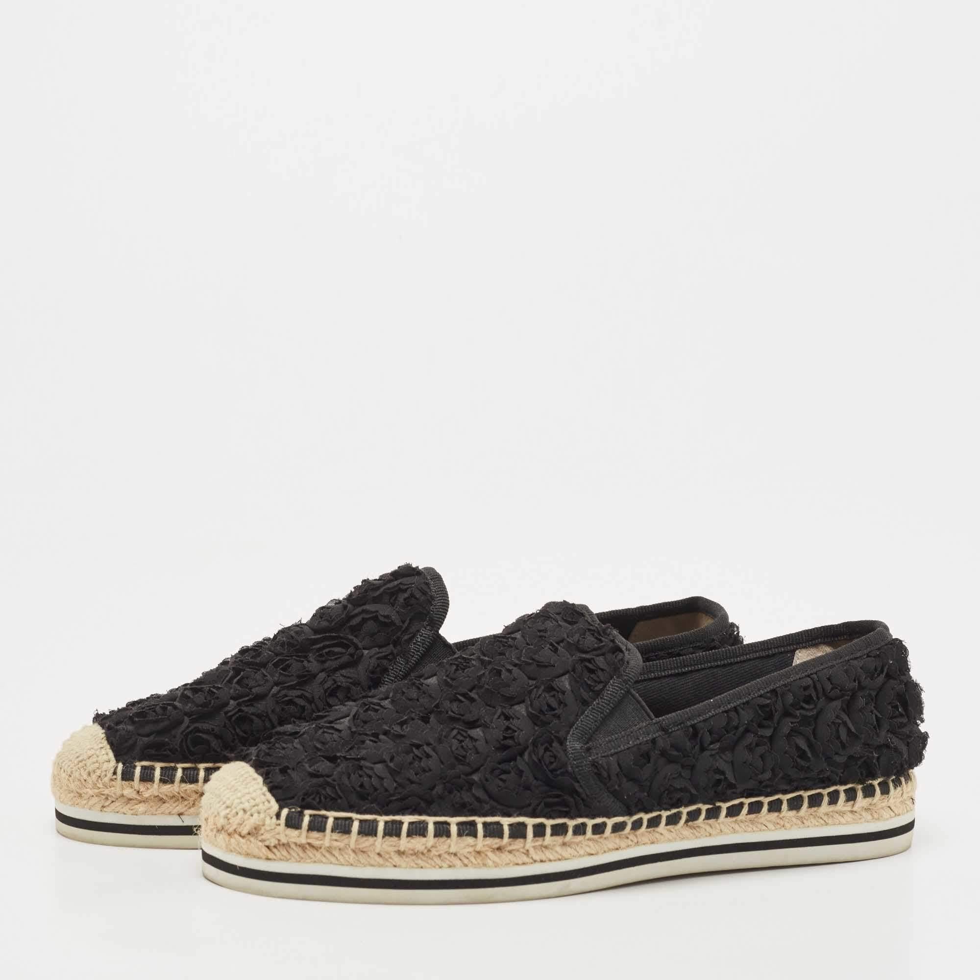 Let this comfortable pair be your first choice when youre out for a long day. These Tory Burch espadrilles have well sewn uppers beautifully set on durable soles.