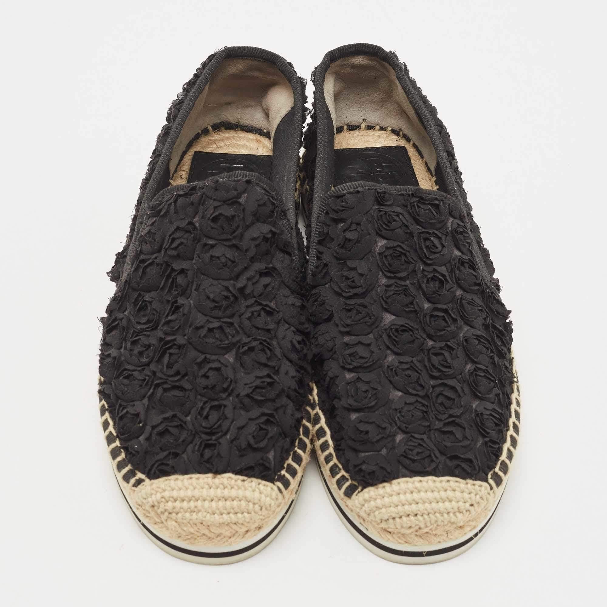 Tory Burch Black Fabric Floral Espadrille Flats Size 36 In Good Condition For Sale In Dubai, Al Qouz 2