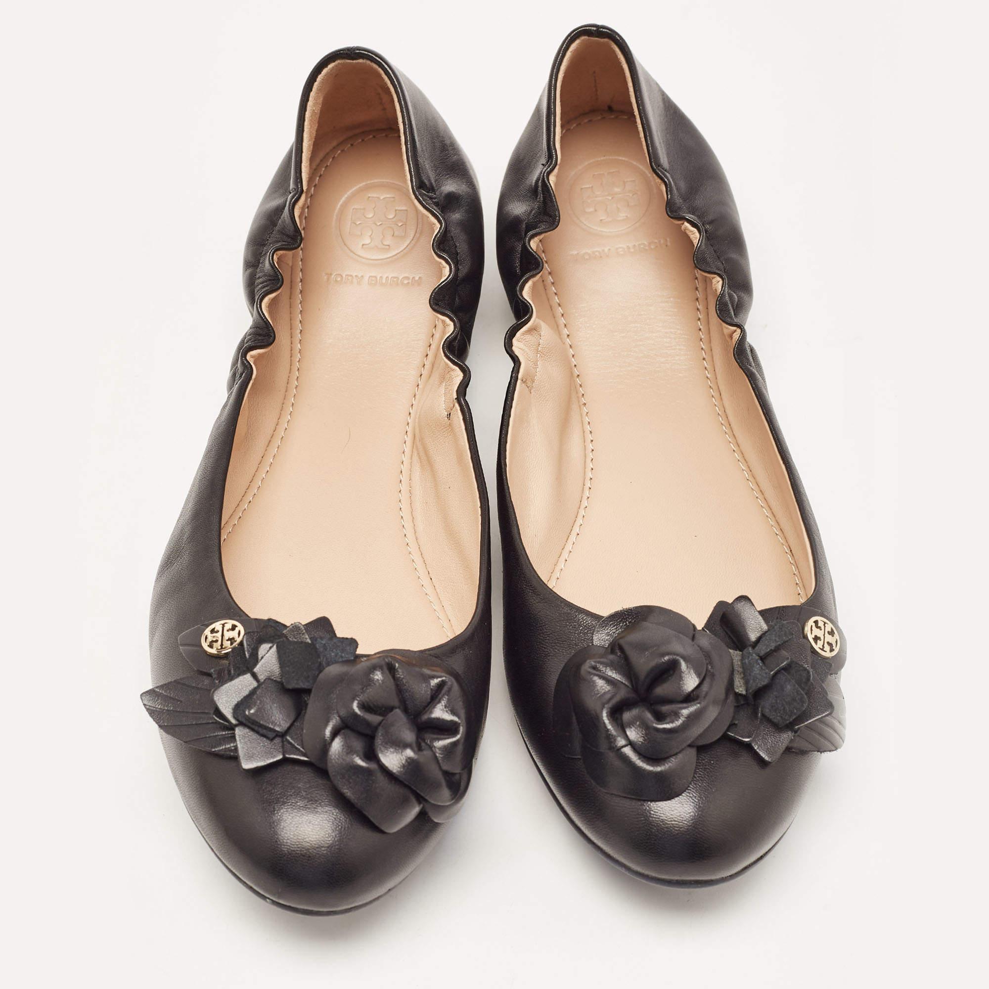 Tory Burch Black Leather Blossom Ballet Flats Size 39.5 For Sale 1