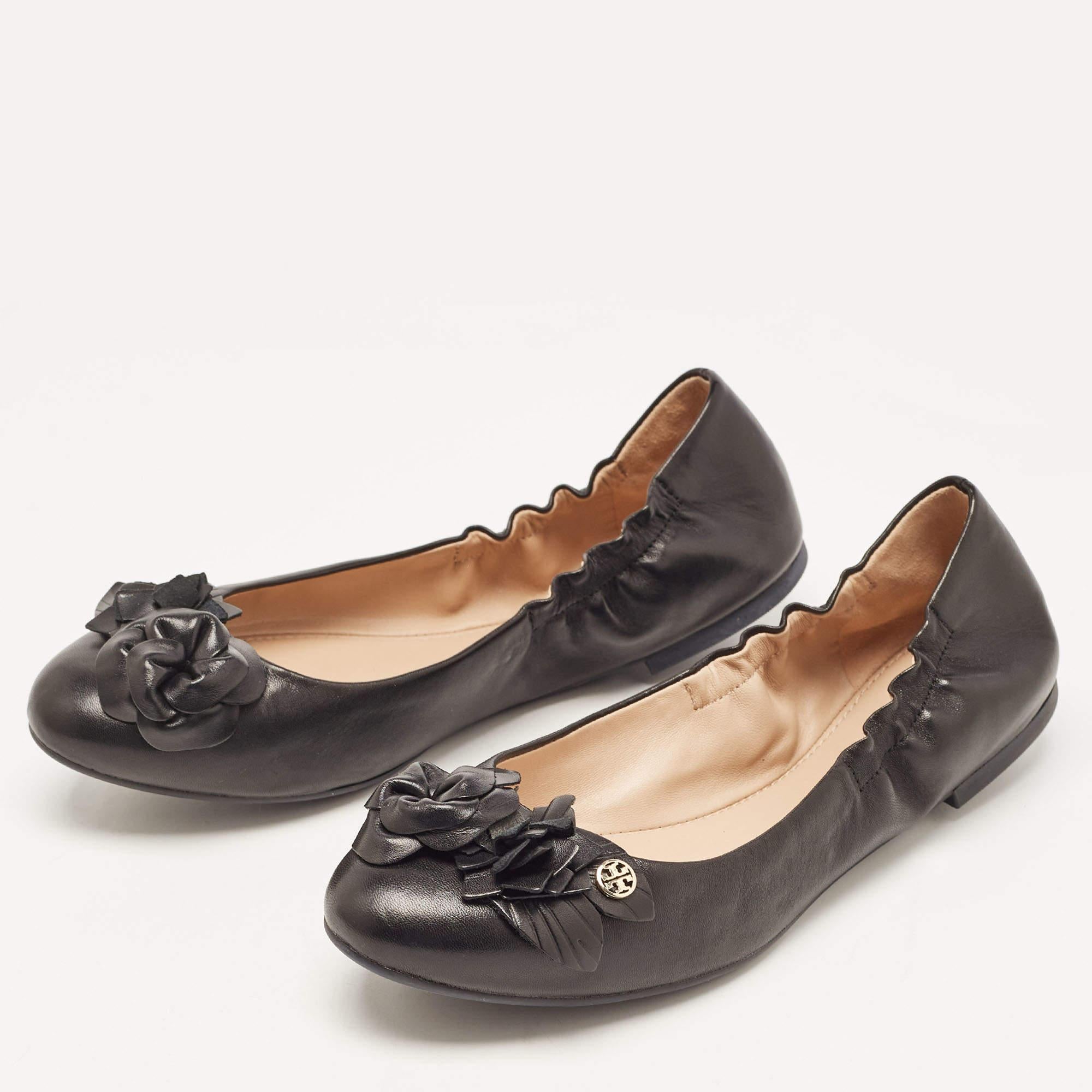 Tory Burch Black Leather Blossom Ballet Flats Size 39.5 For Sale 2