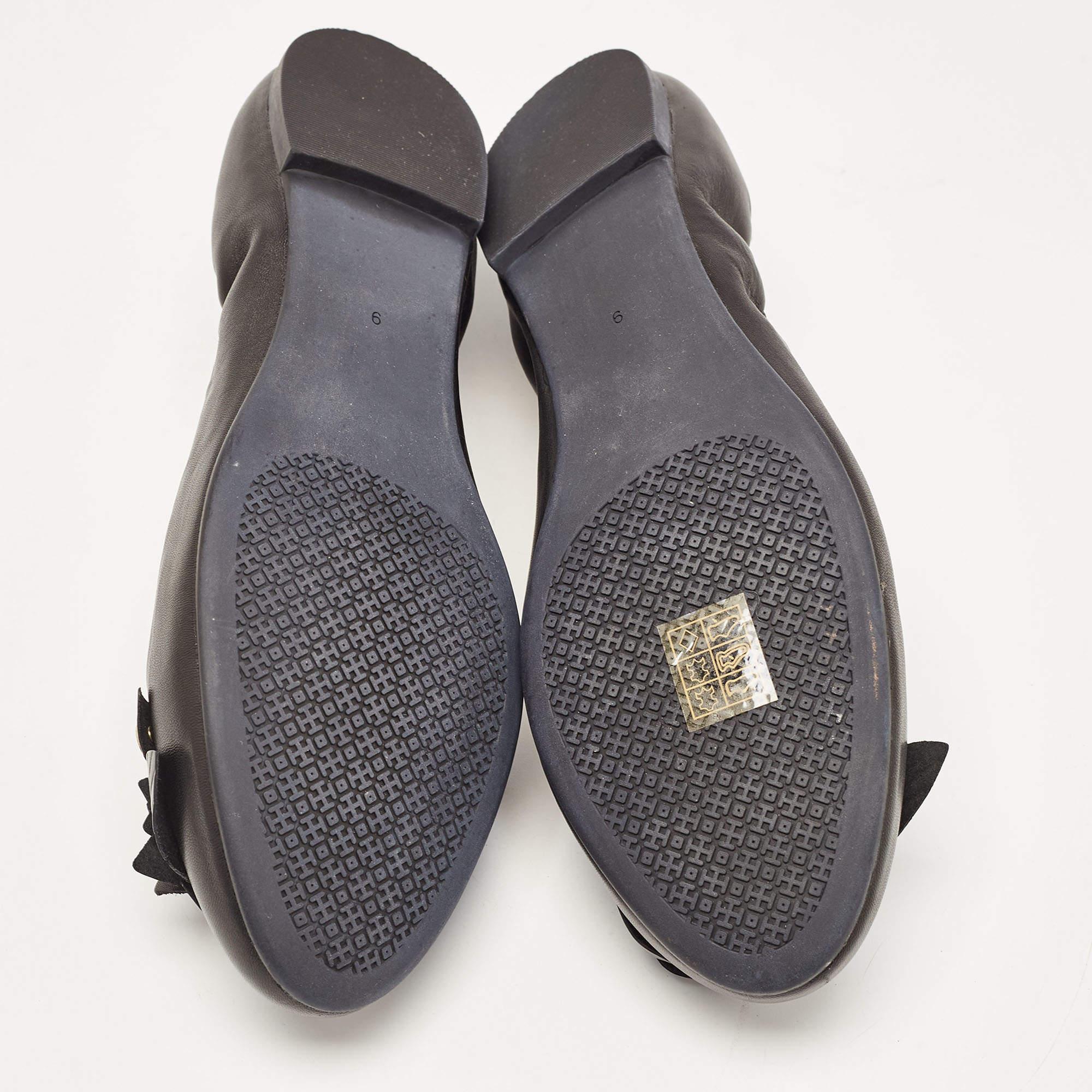 Tory Burch Black Leather Blossom Ballet Flats Size 39.5 For Sale 4