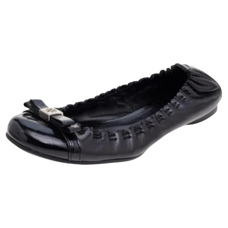 Tory Burch Bailarinas de piel negra con puntera estriada talla 36