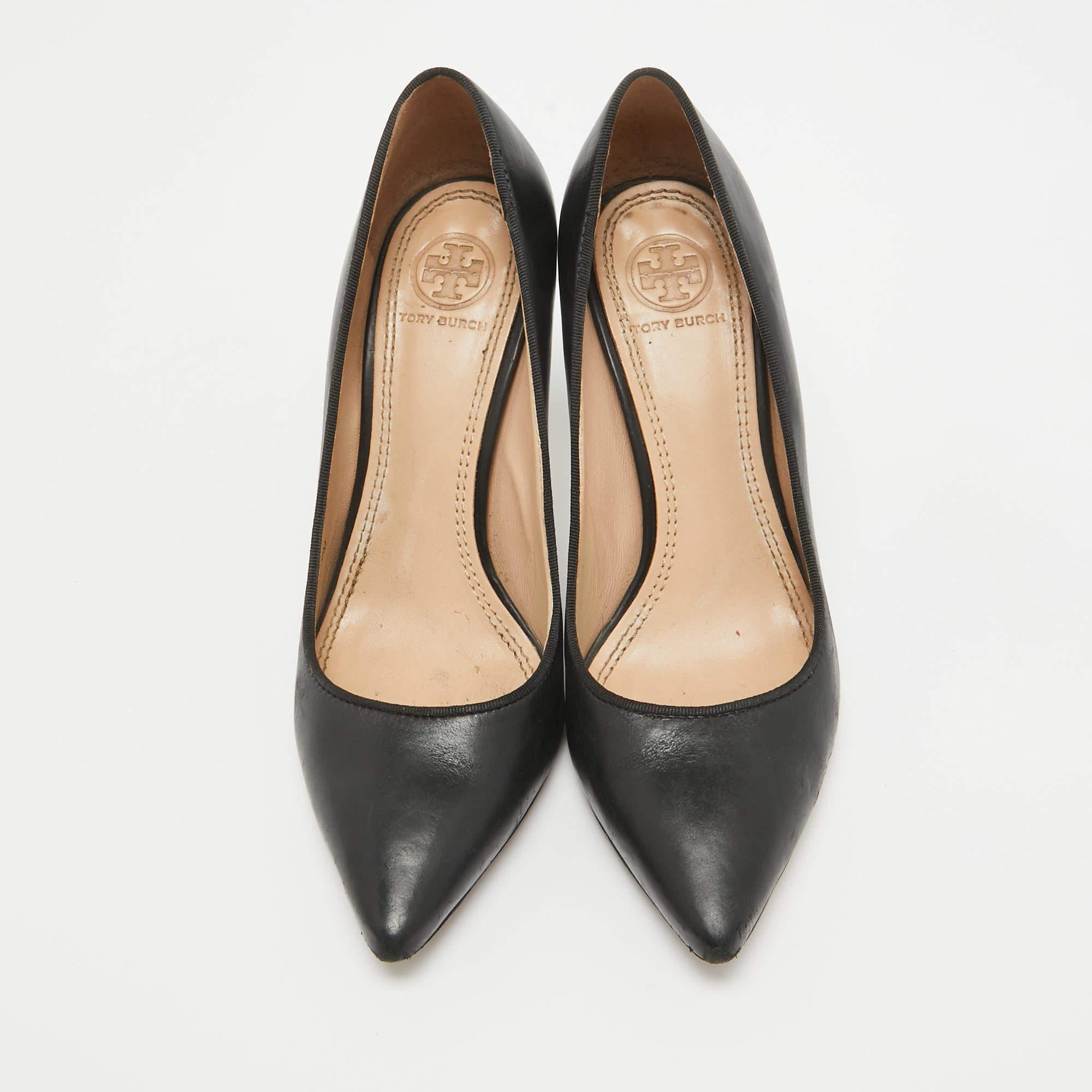 Tory Burch Black Leather Pointed Toe Pumps Size 36.5 In Good Condition For Sale In Dubai, Al Qouz 2