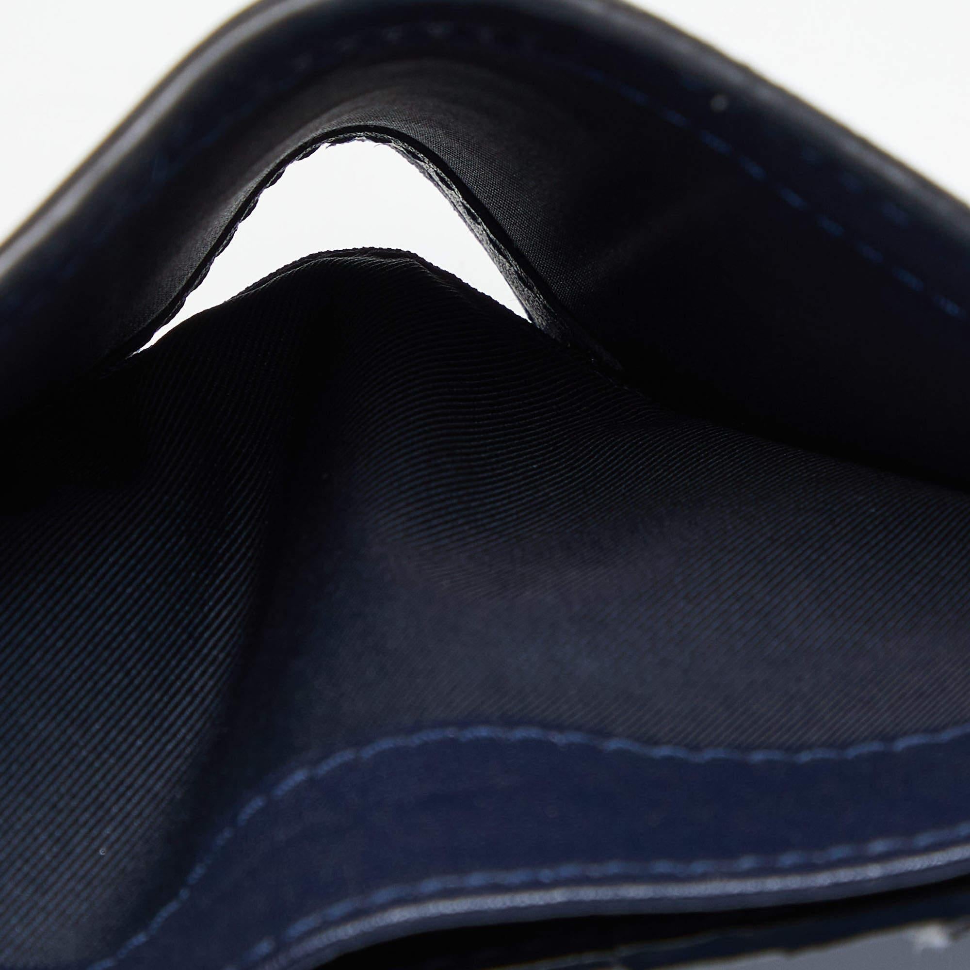 Tory Burch Black Leather Robinson Bifold Wallet In Good Condition For Sale In Dubai, Al Qouz 2