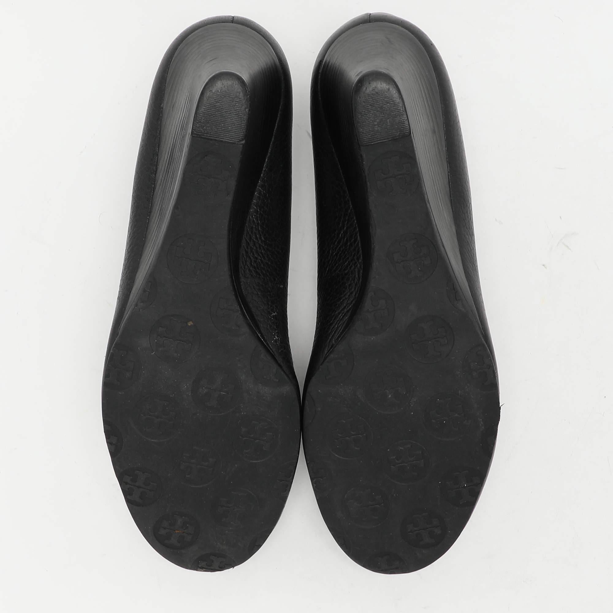 Tory Burch Black Leather Sally Wedge Pumps Size 36.5 For Sale 2