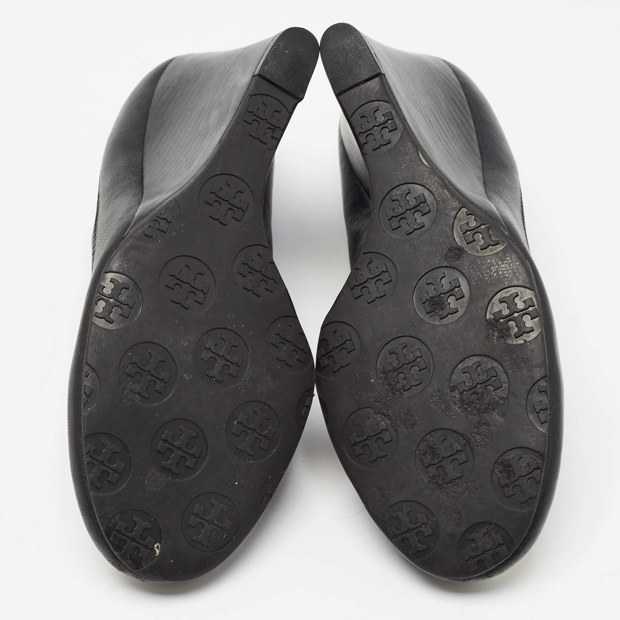 Tory Burch Black Leather Sally Wedge Pumps Size 37.5 For Sale 2