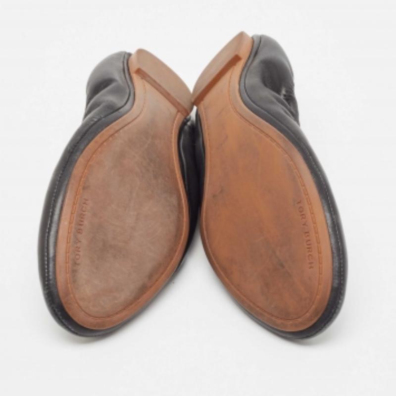 Tory Burch Schwarze Scrunch Ballettschuhe aus Leder Größe 38,5 im Angebot 4