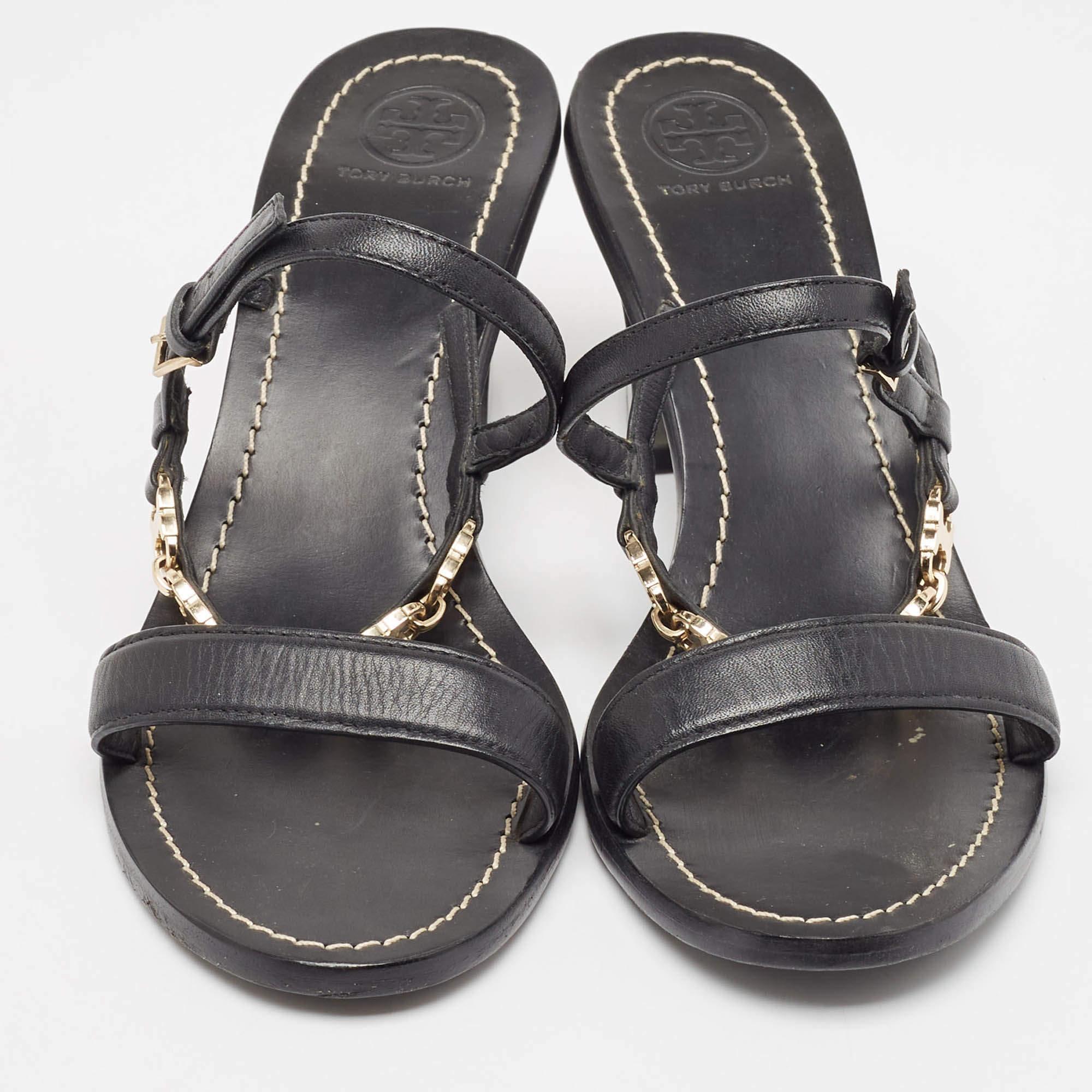 Tory Burch Schwarze Ledersandalen mit Slingback-Sandalen Größe 39,5 im Zustand „Gut“ im Angebot in Dubai, Al Qouz 2