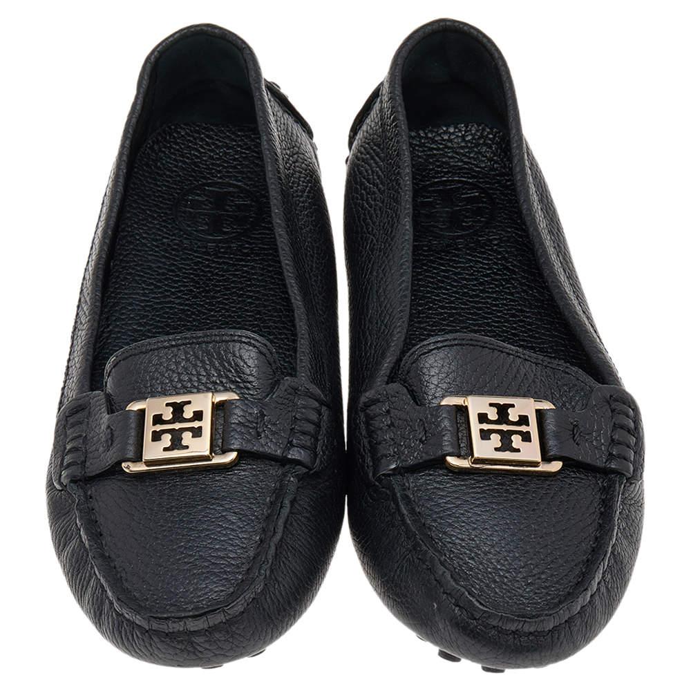 Let comfort and classic style be yours with these designer loafers from Tory Burch. Crafted in black leather, the high-quality shoes have the perfect construction to take you through the day with utmost ease.

