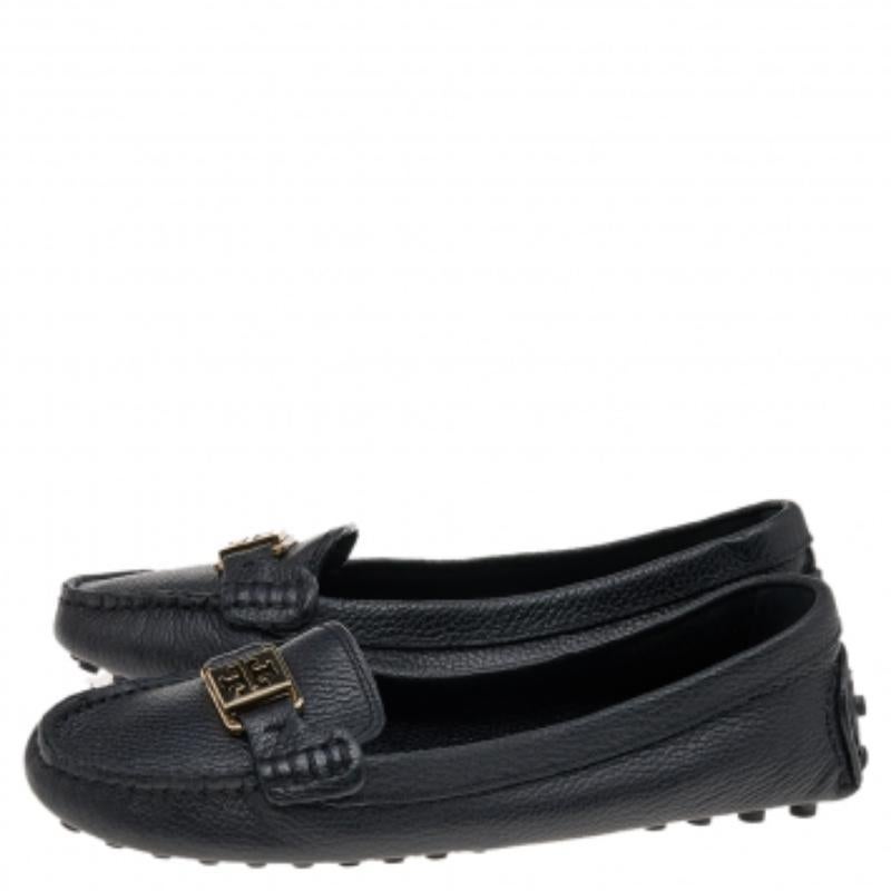 Tory Burch Mocassini in pelle nera taglia 38 in vendita 1