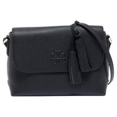 Tory Burch Schwarze Messenger Bag aus Leder mit Thea-Klappe