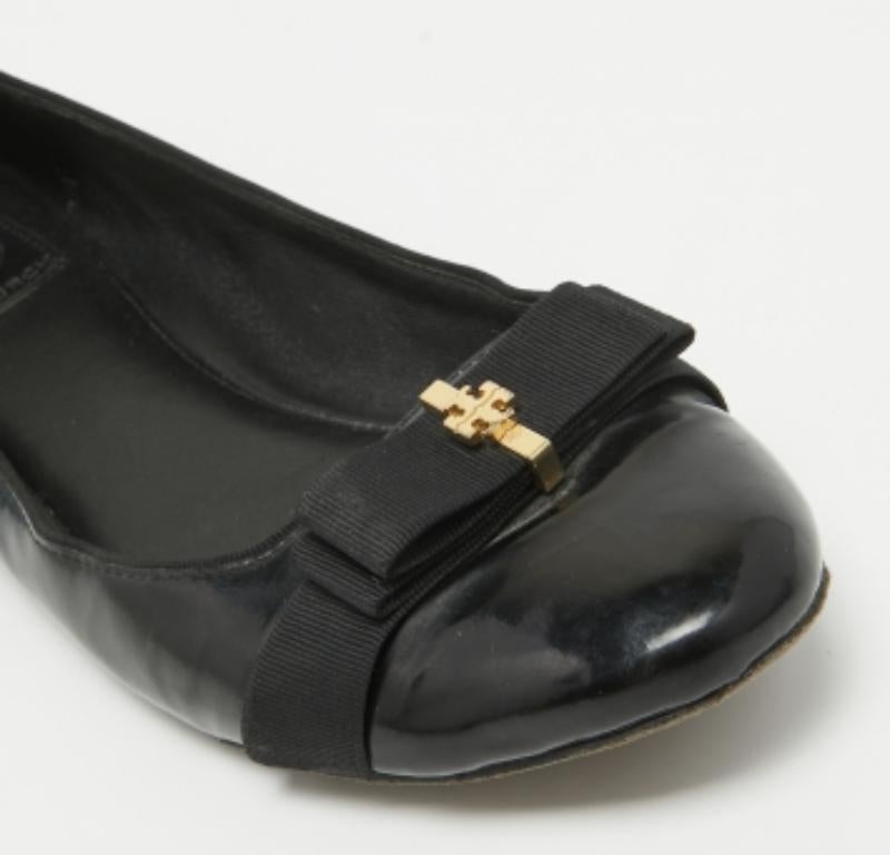 Tory Burch Bailarinas de charol negro con lazo talla 39 en venta 1