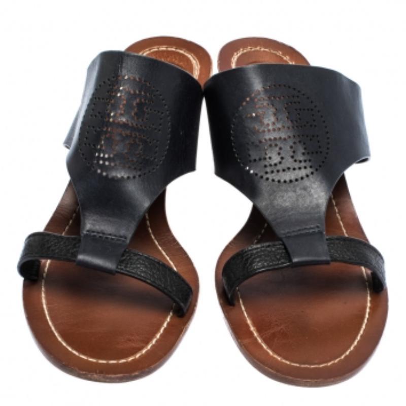 Tory Burch Black Perforated Logo Leatther Wedge Sandals Size 37.5 en vente 1