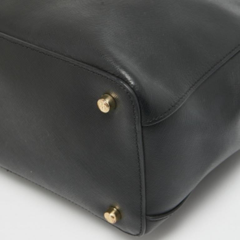 Tory Burch Schwarze Robinson Tote aus Saffiano-Leder mit doppeltem Reißverschluss Damen im Angebot