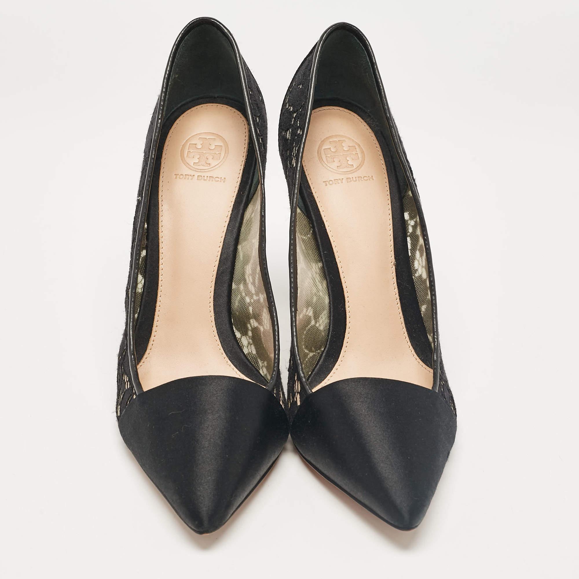 Noir Tory Burch escarpins à bout pointu en satin et maille noire, taille 41 en vente