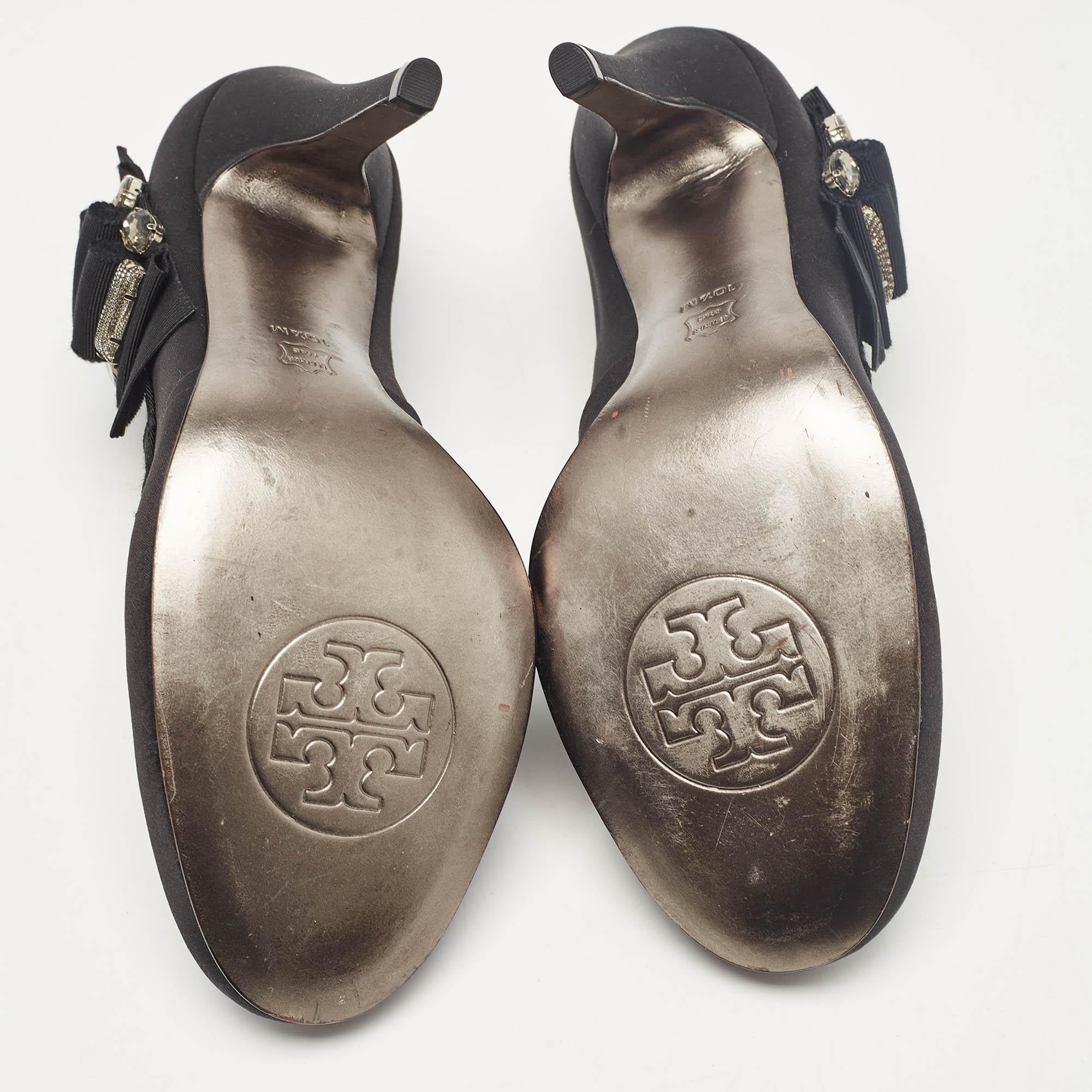 Tory Burch Black Satin Embellished Bow Pumps Size 41 For Sale 2