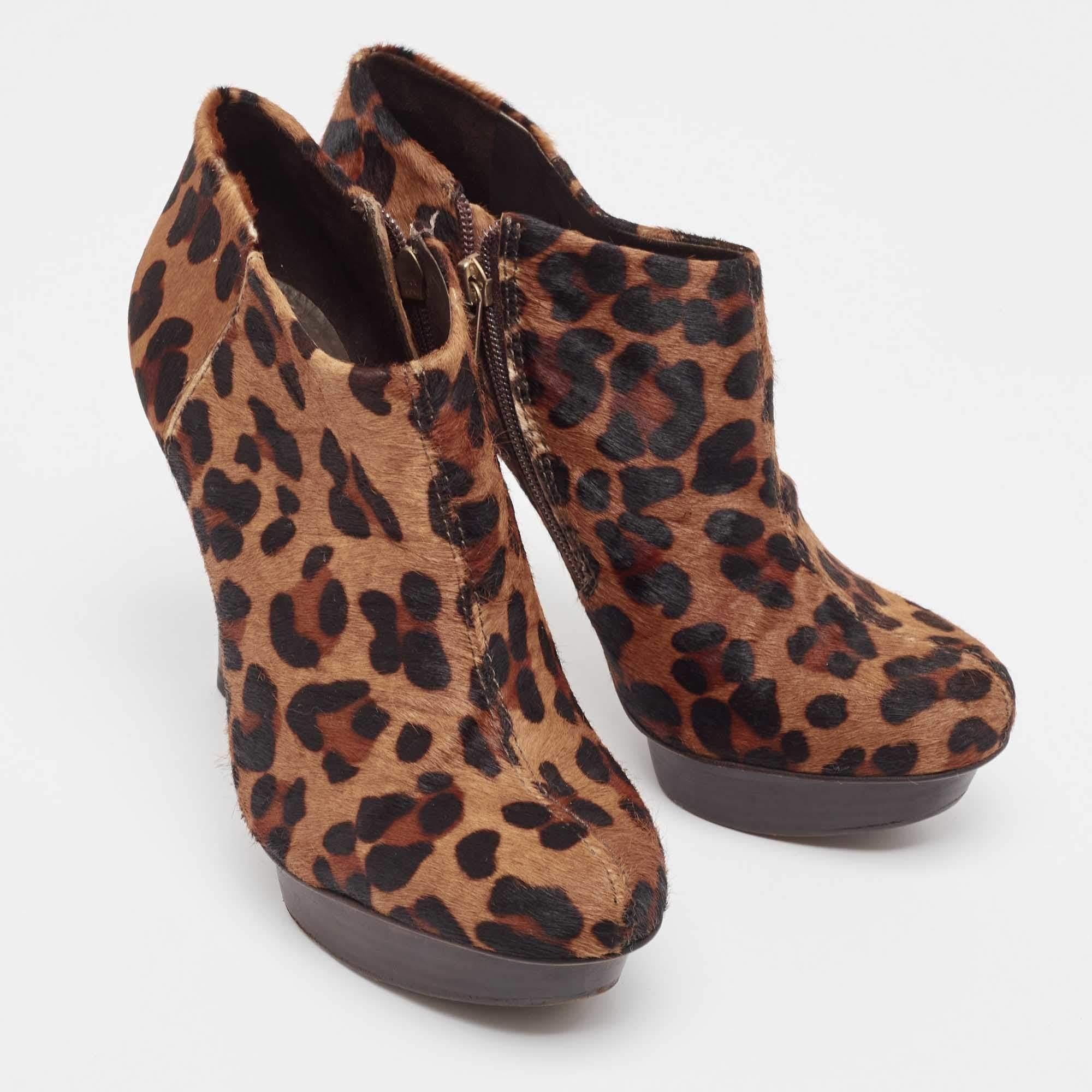 Women's Tory Burch Brown/Beige Calf Hair Booties Size 39 For Sale