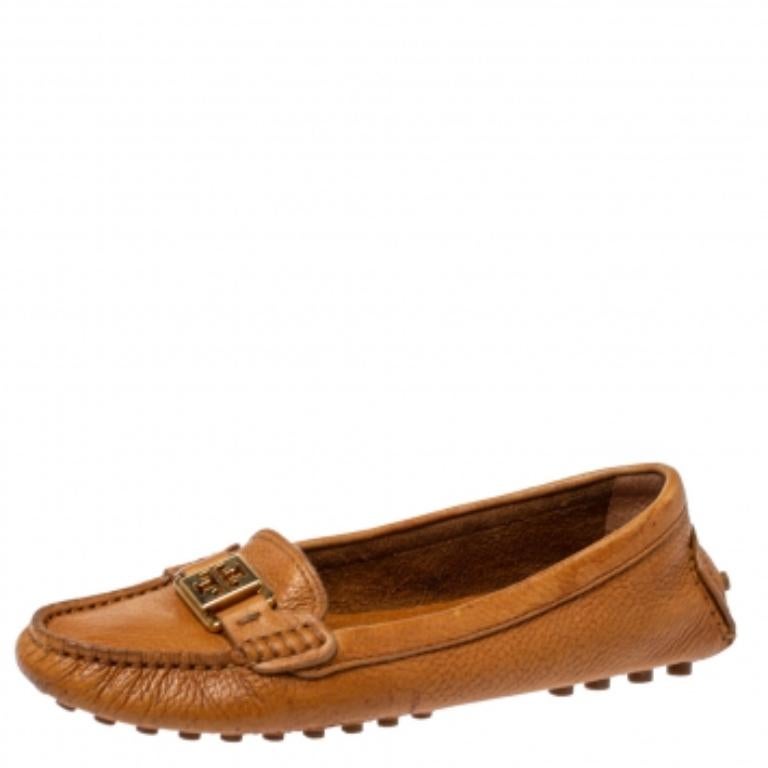 Tory Burch Brown Leather Driving Loafers Size 36.5 In Good Condition For Sale In Dubai, Al Qouz 2
