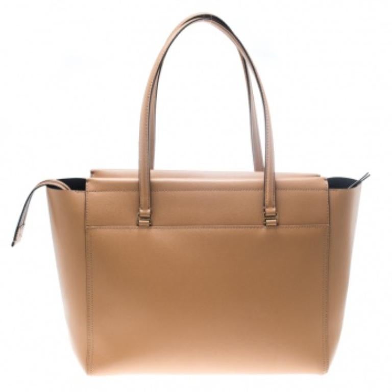 Tory Burch Große Parker-Tasche aus braunem Leder im Zustand „Relativ gut“ im Angebot in Dubai, Al Qouz 2