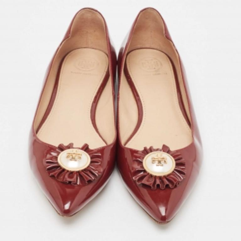 Tory Burch Brown Patent Leder Ballet Flats Größe 37.5 im Zustand „Gut“ im Angebot in Dubai, Al Qouz 2