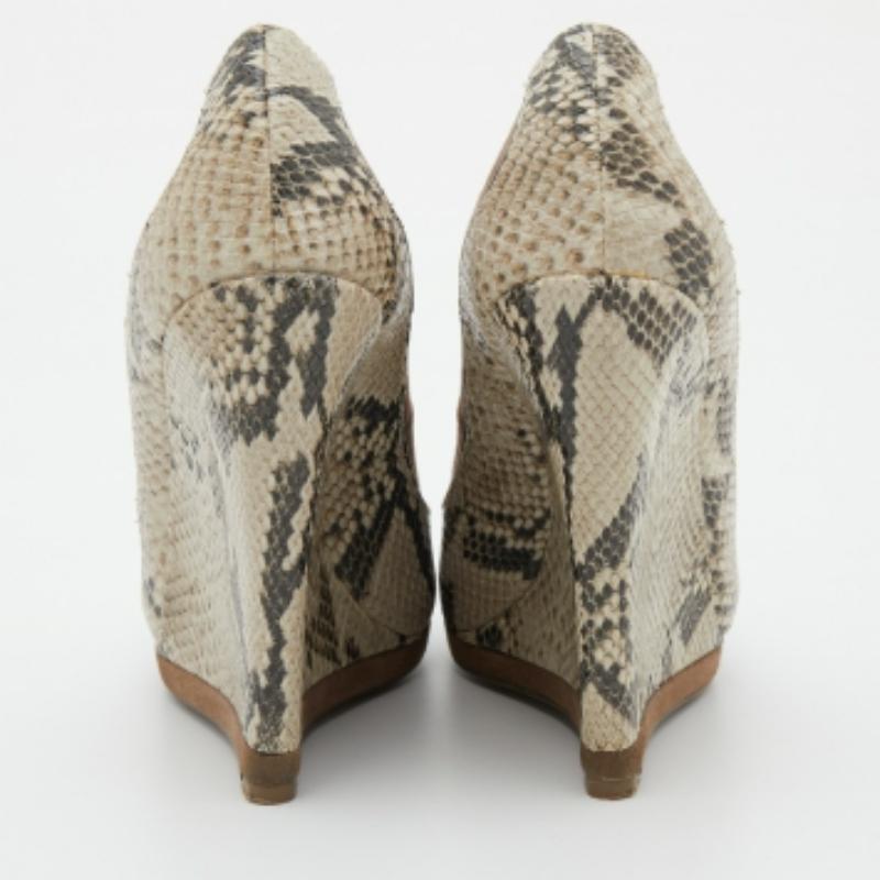 Tory Burch Brown Suede and Python Embossed Leather Sandra Wedge Pumps Size 38 For Sale 2