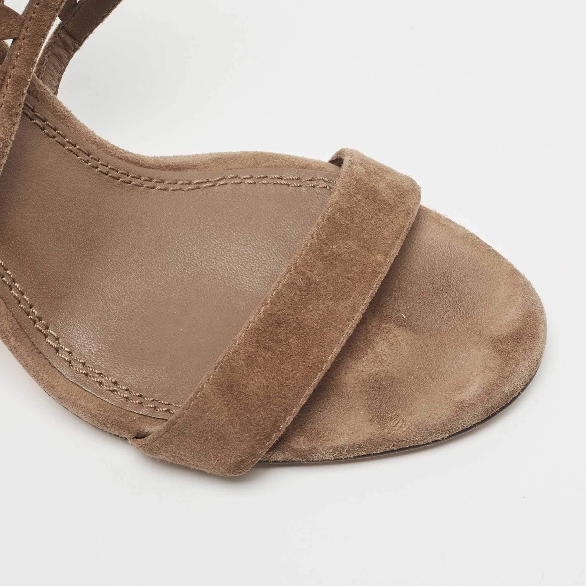 Tory Burch Sandali con cinturino alla caviglia in pelle scamosciata marrone misura 36,5 in vendita 2