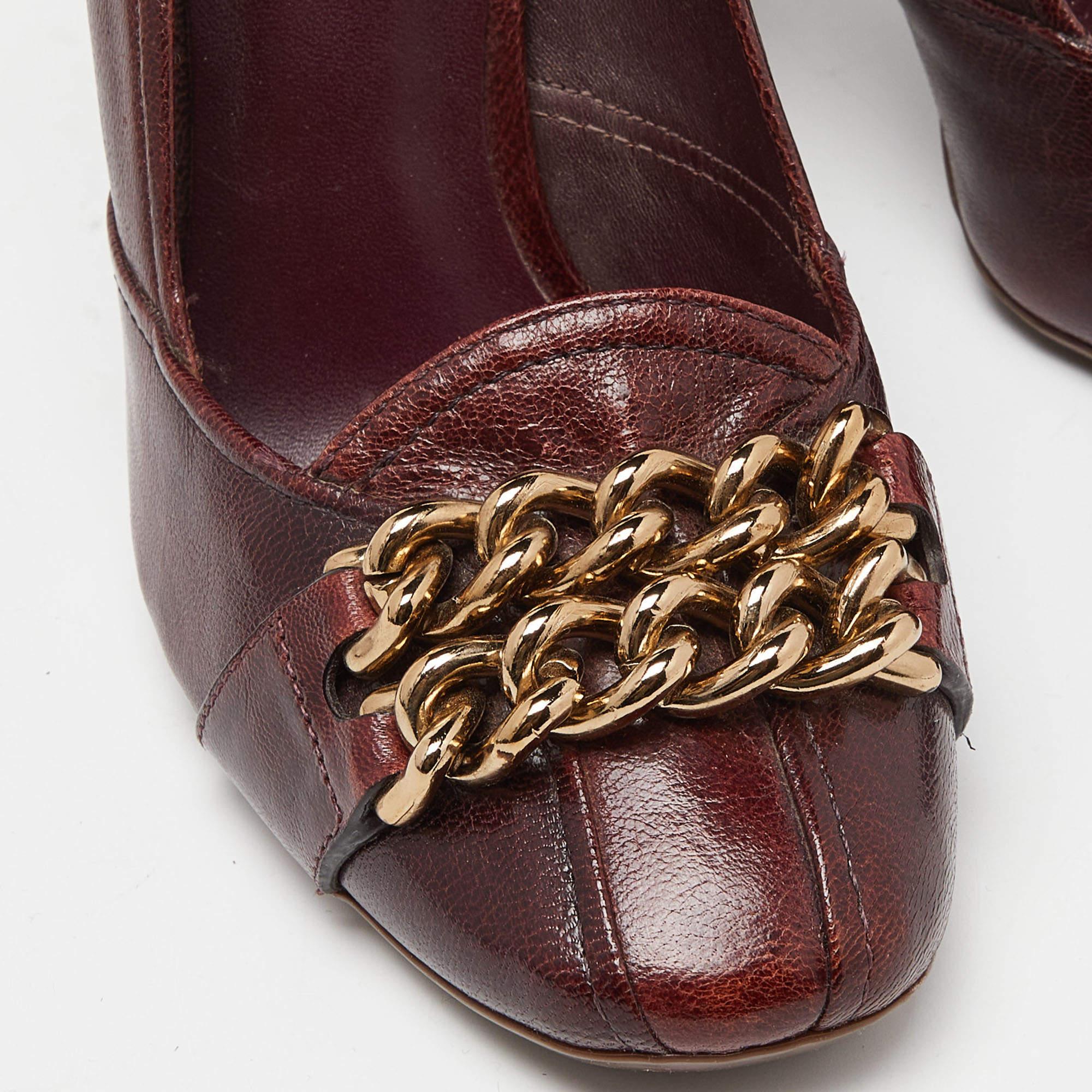 Tory Burch Burgundy Leather Chain Detail Block Heel Pumps Size 39.5 For Sale 2
