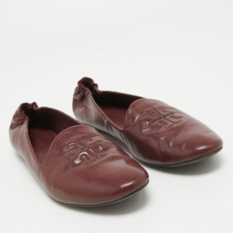 Completa il tuo look aggiungendo queste ballerine di design alla tua collezione di calzature per tutti i giorni. Sono realizzati con maestria per garantire una vestibilità e uno stile perfetti.