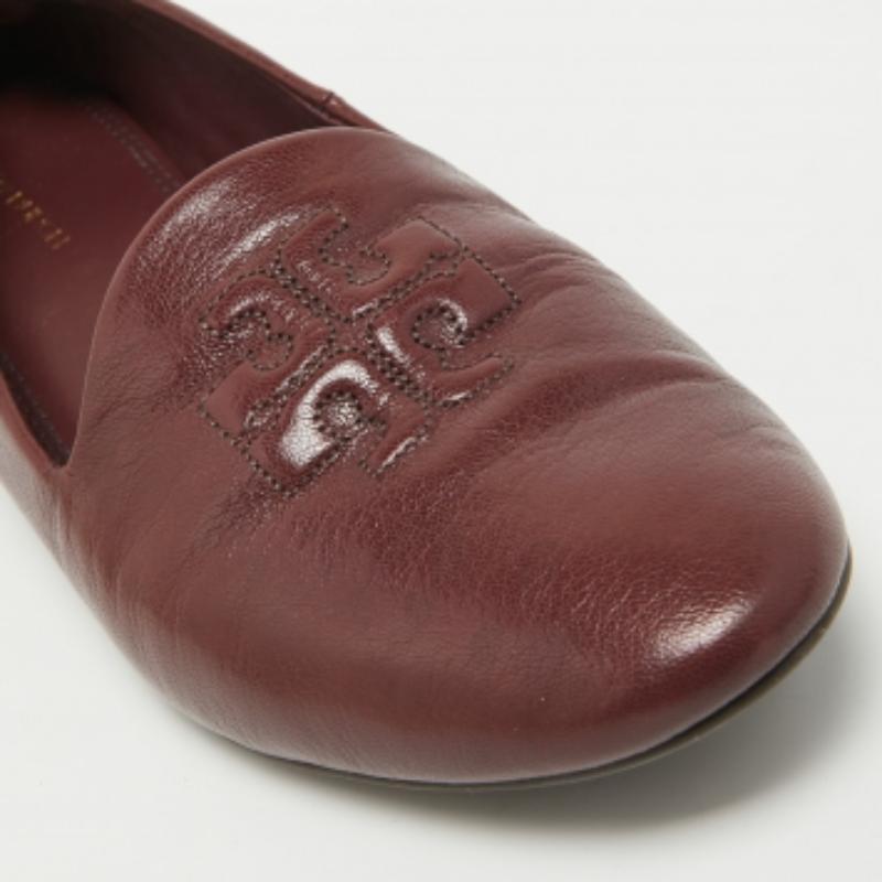 Nero Tory Burch Ballerine Reva in pelle borgogna misura 38 in vendita