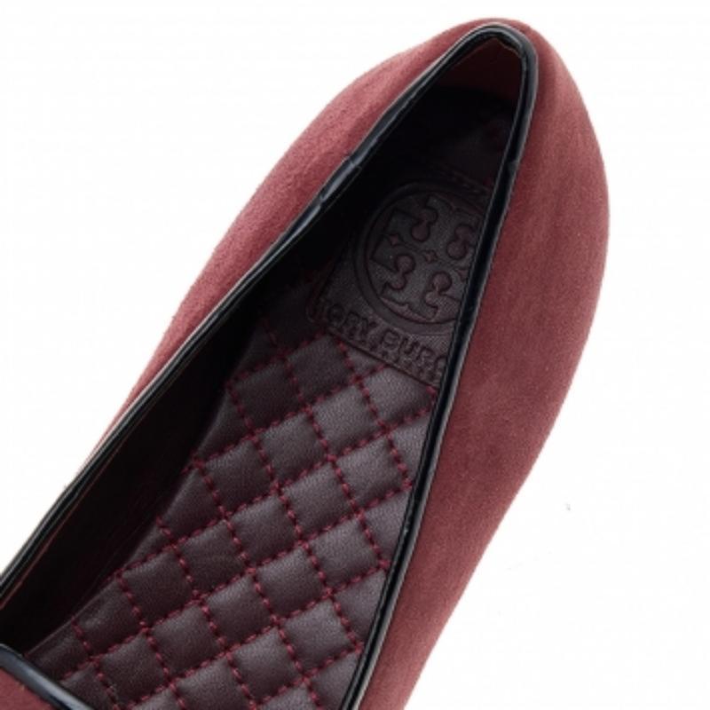 Tory Burch Burgunderfarbene Wildleder-Rauch-Sessel Größe 38,5 Damen im Angebot