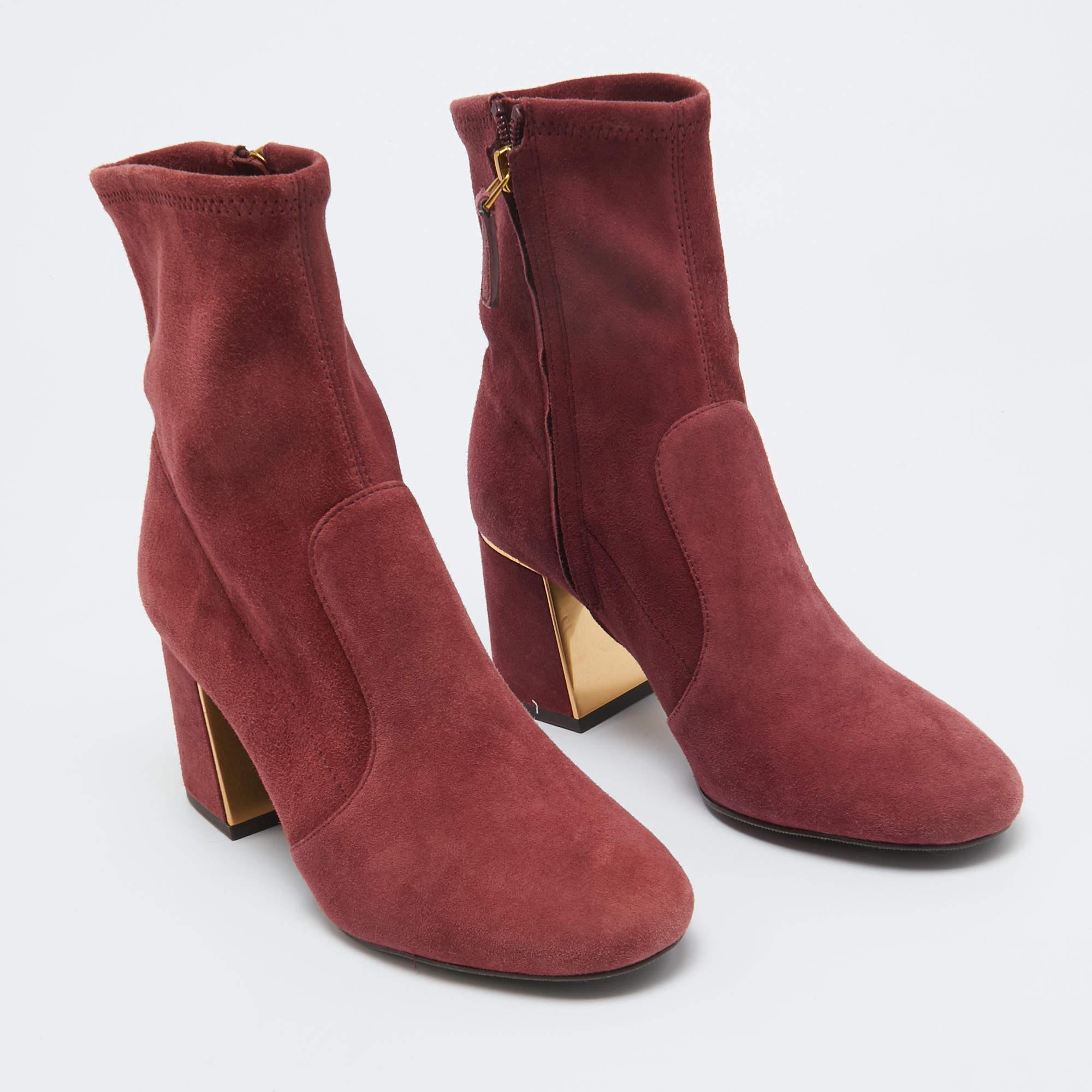 Tory Burch Burgundy Suede Zip Ankle Boots Size 36.5 In Excellent Condition For Sale In Dubai, Al Qouz 2