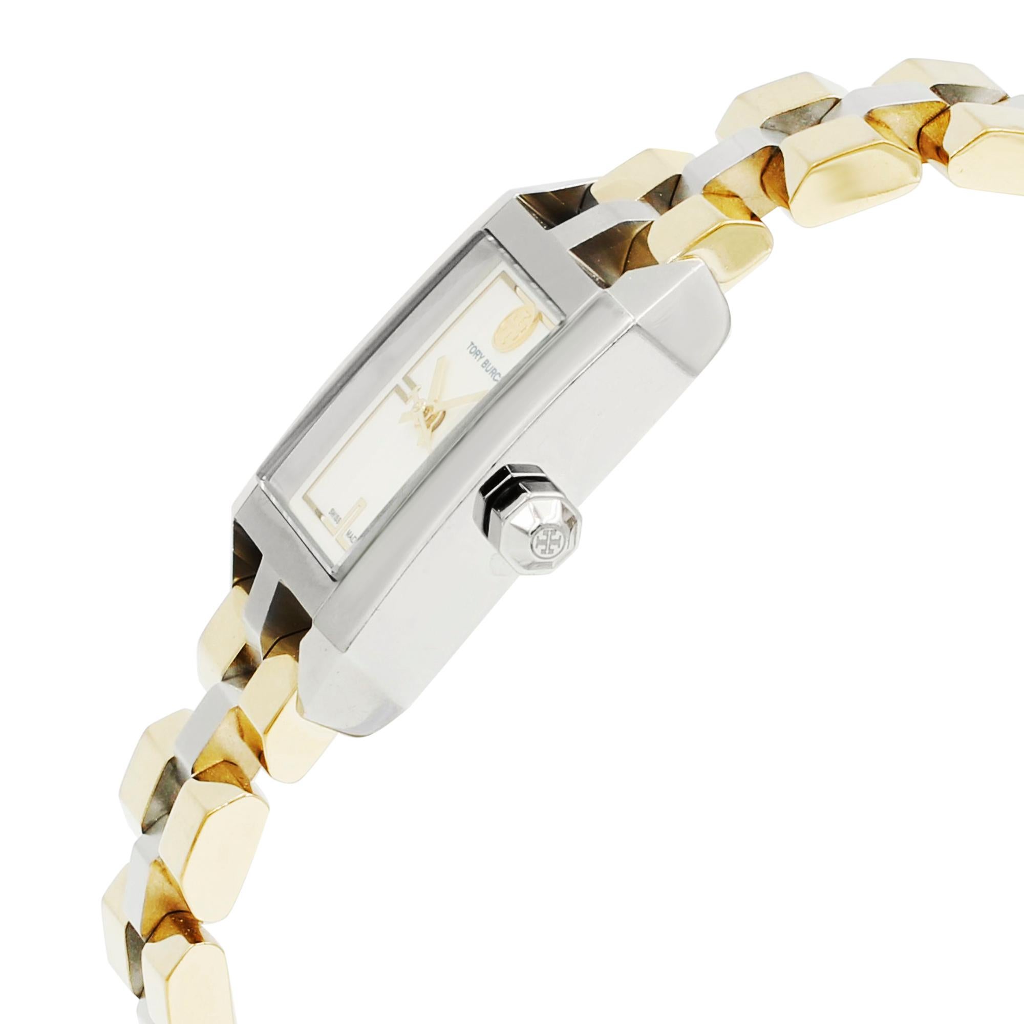 Tory Burch Dalloway, zweifarbige, cremefarbene, rechteckige Quarzuhr mit Zifferblatt TB1102 aus Stahl im Zustand „Gut“ in New York, NY