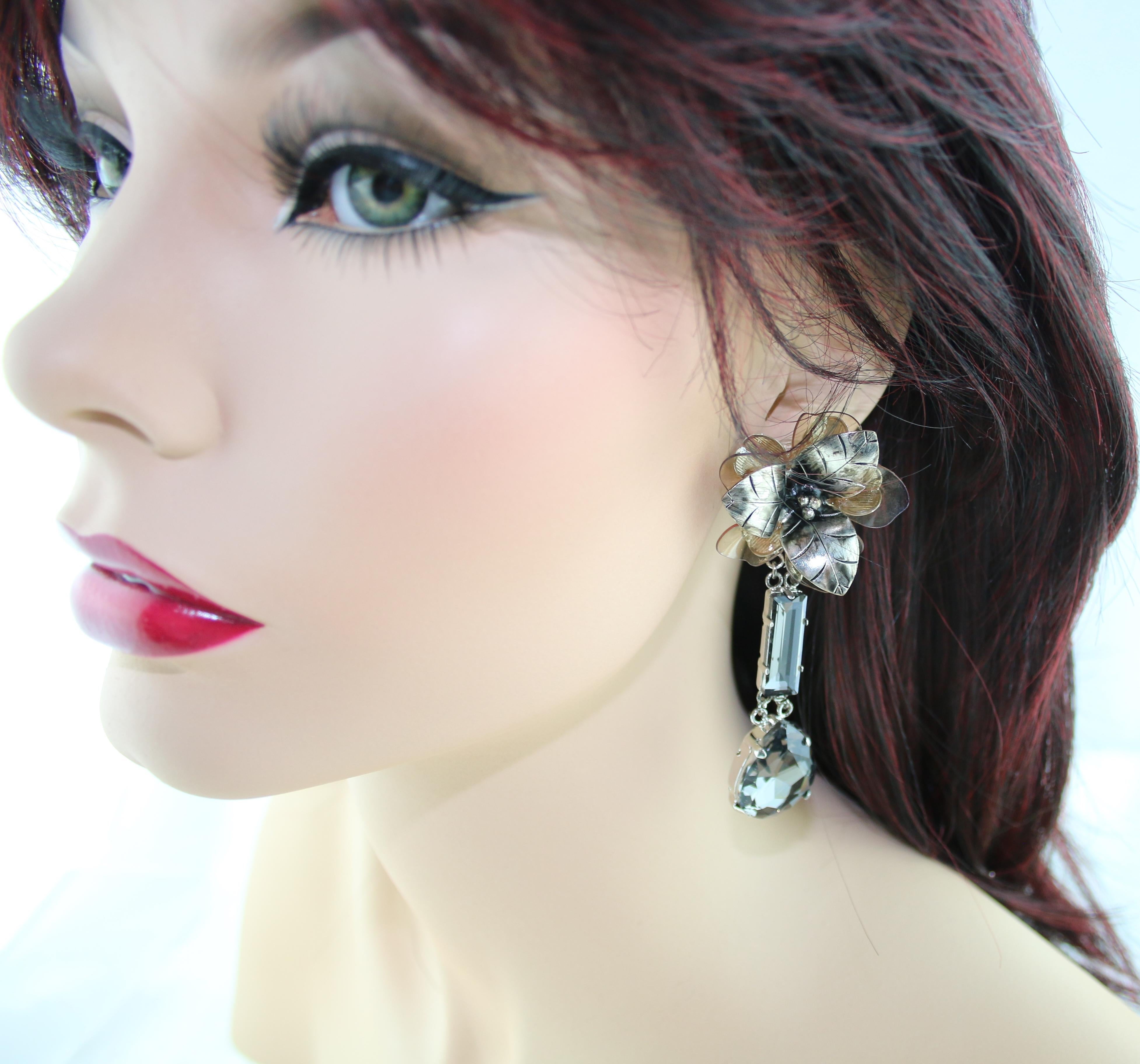 Contemporary Tory Burch Floral Tear Drop Clip On Earrings For Sale