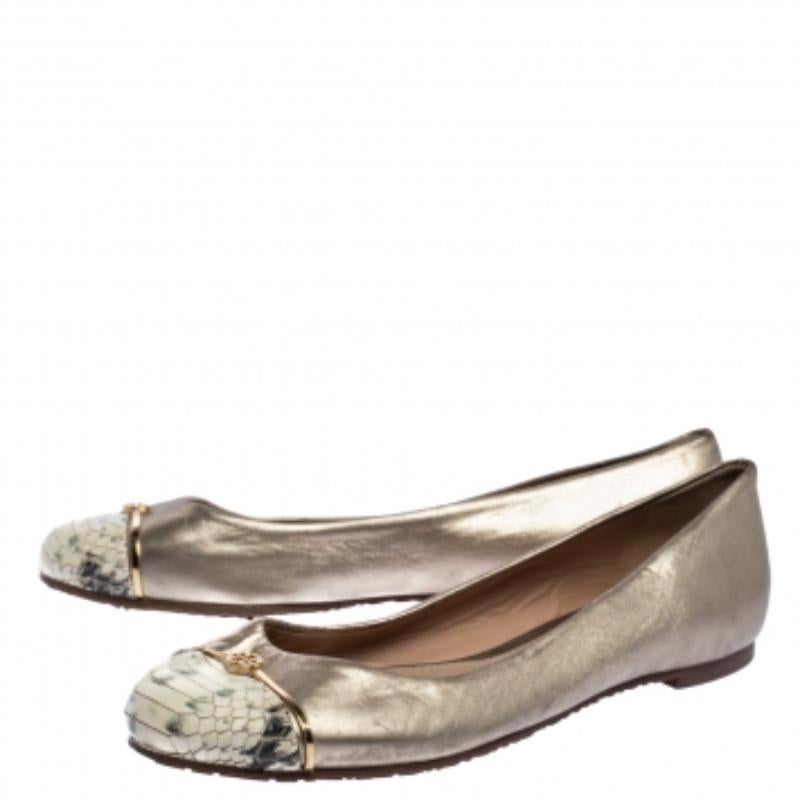 Women's Tory Burch Gold Leather And Snake Print Cap Toe Bar Logo Ballet Flats Size 37 For Sale