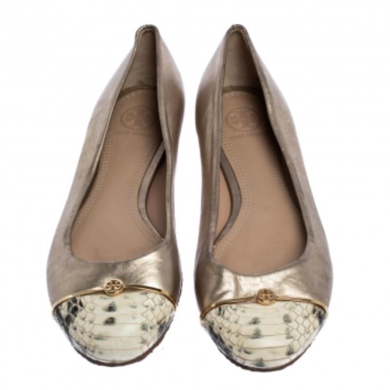 Tory Burch Gold Leather And Snake Print Cap Toe Bar Logo Ballet Flats Size 37 For Sale 5