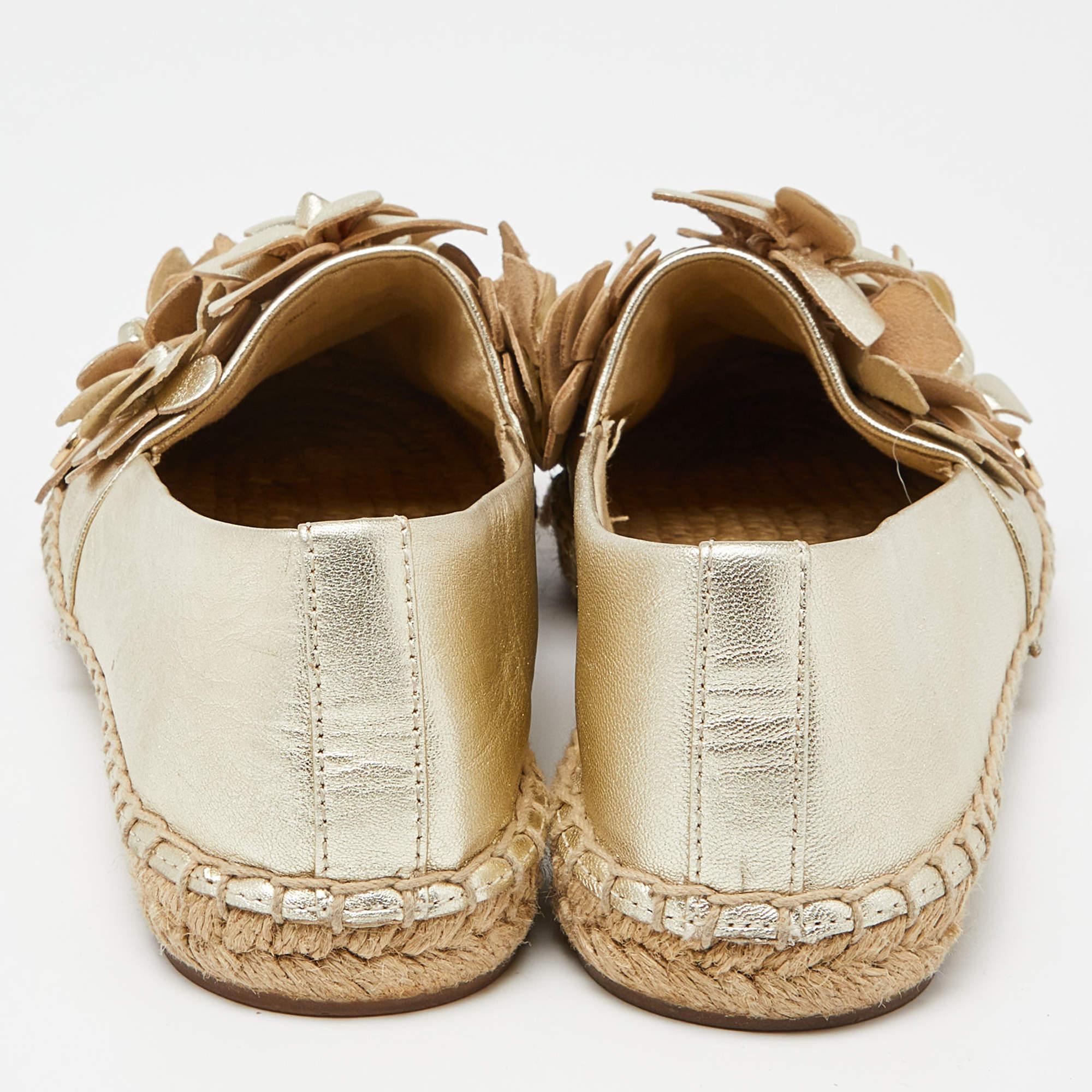Tory Burch Gold Leather Blossom Espadrille Flats Size 36.5 For Sale 1