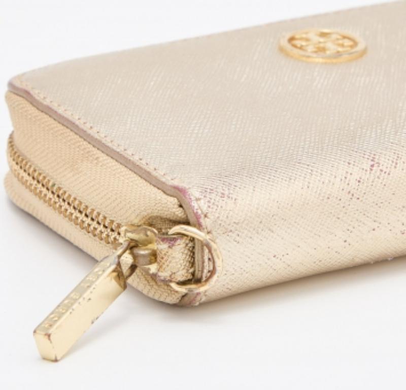 Tory Burch Gold Leder Zip um Wristlet Brieftasche im Angebot 4