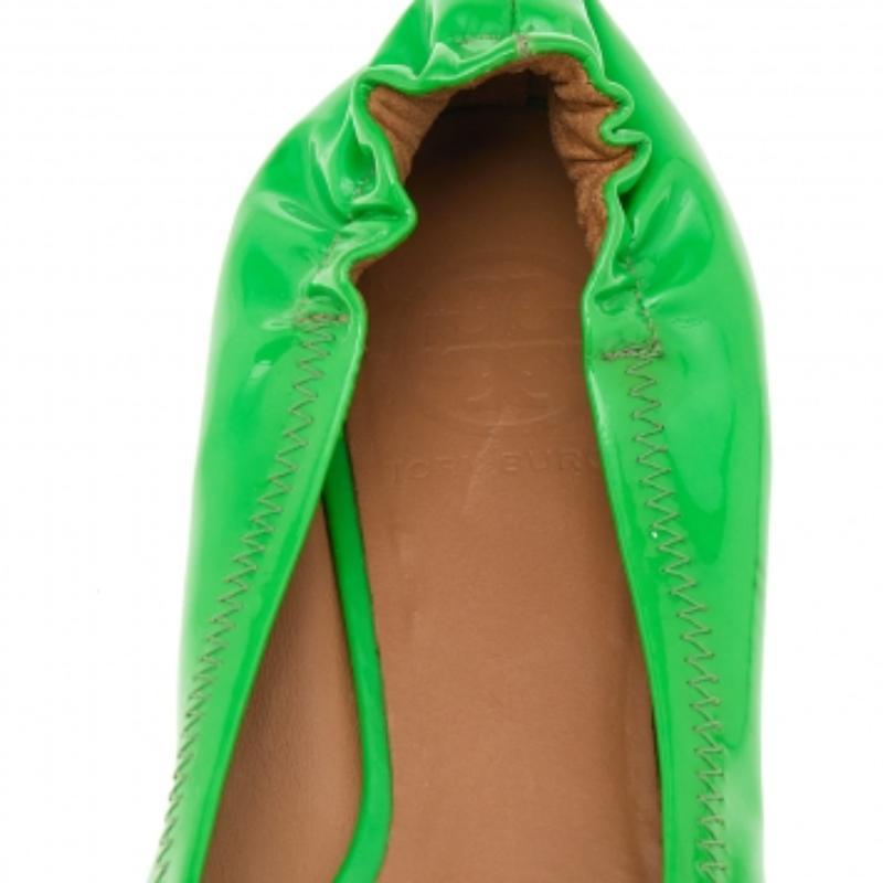 Tory Burch Green Patent Leather Ballet Flats Taille 37 en vente 2
