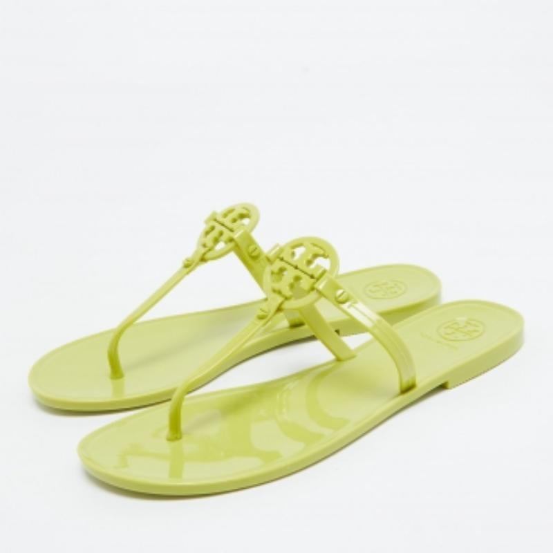 De las mujeres Sandalias planas Miller de caucho verde de Tory Burch talla 37.5