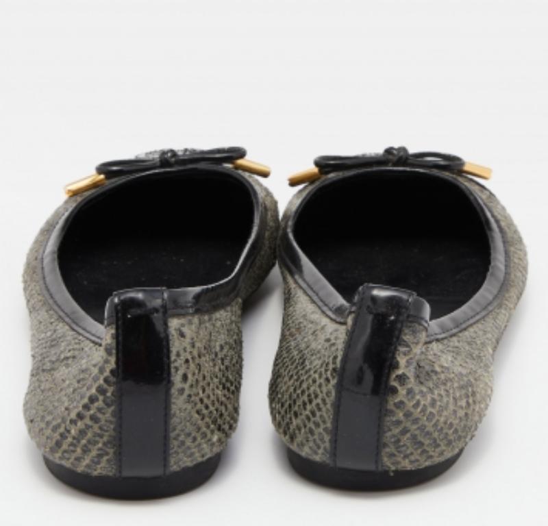 Tory Burch Bailarinas Piel Pitón y Charol Gris/Negro Talla 38.5 en venta 2