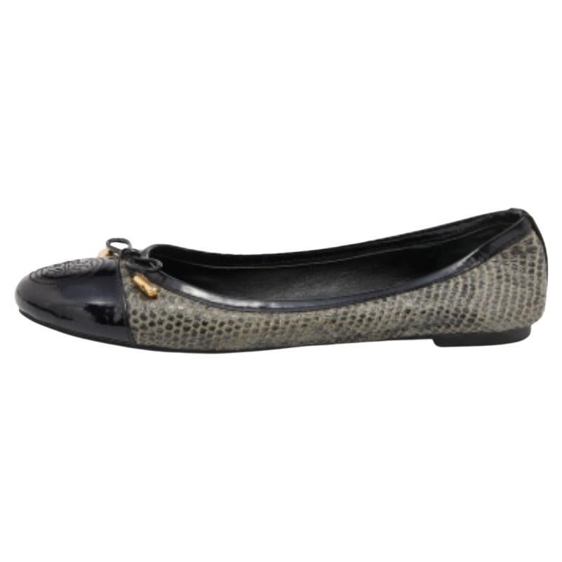 Tory Burch Bailarinas Piel Pitón y Charol Gris/Negro Talla 38.5 en venta