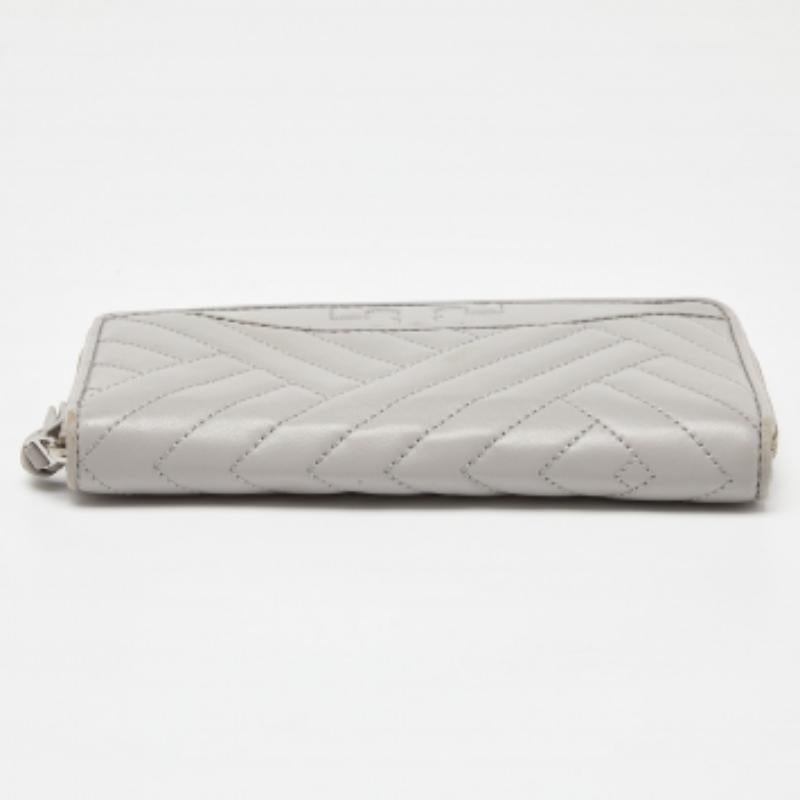 Tory Burch Graues Alexa Continental Brieftasche aus Leder im Angebot 1