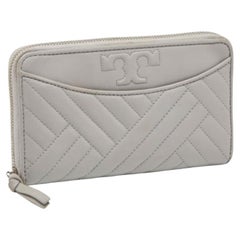 Tory Burch Graues Alexa Continental Brieftasche aus Leder