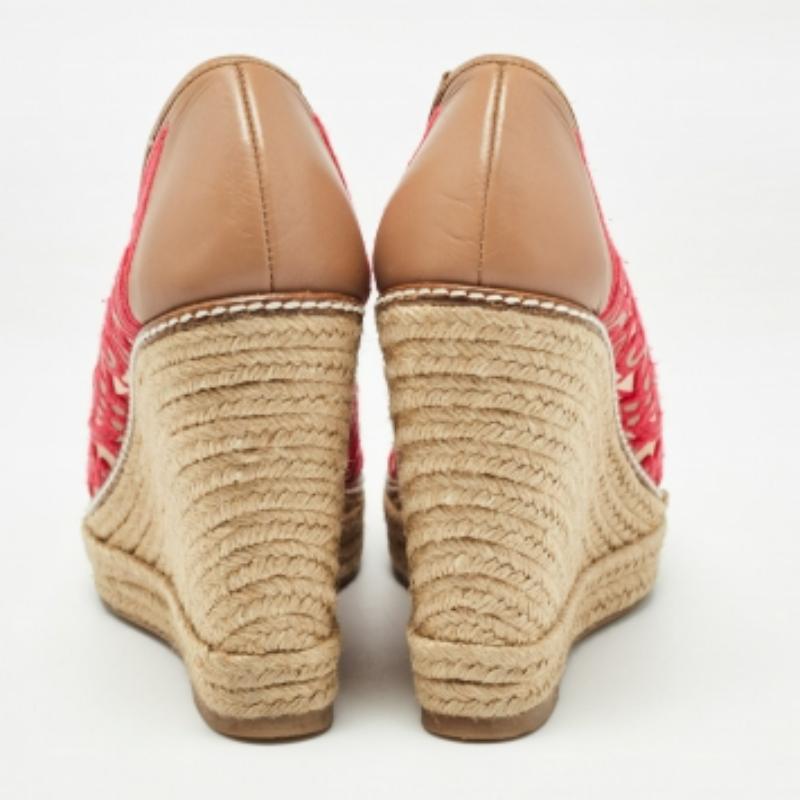 Tory Burch - Espadrille à talons compensés Jackie en cuir et tissu brodé - Taille 37,5 Bon état - En vente à Dubai, Al Qouz 2