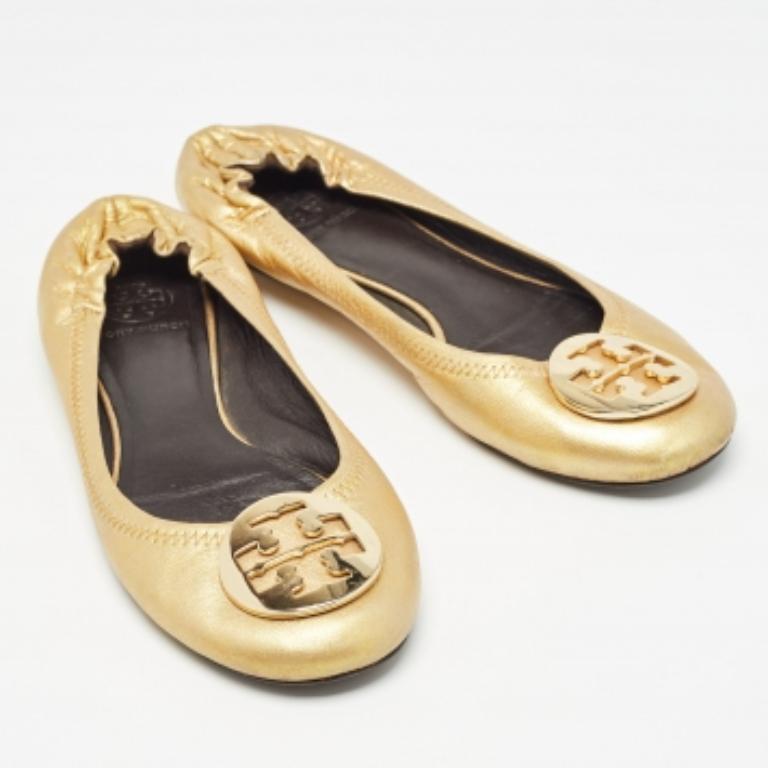 Tory Burch - Ballerines Claire en cuir doré métallisé, taille 37,5 État moyen - En vente à Dubai, Al Qouz 2